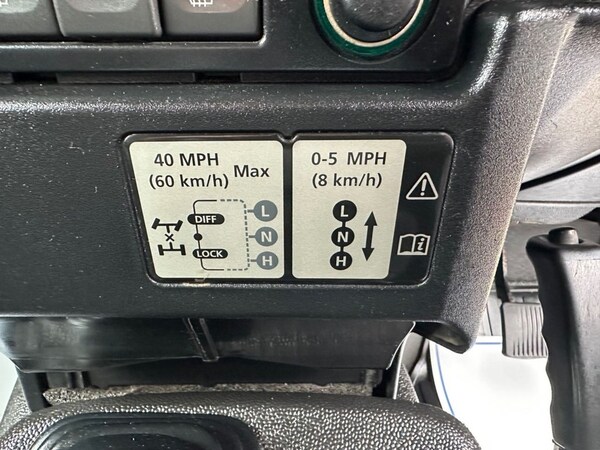Used Land Rover Defender 2015 for sale - 76154555: Photo 27