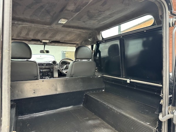 Used Land Rover Defender 2015 for sale - 76154555: Photo 30