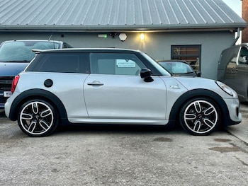 Used MINI Hatch 2017 for sale - 76660684: Photo