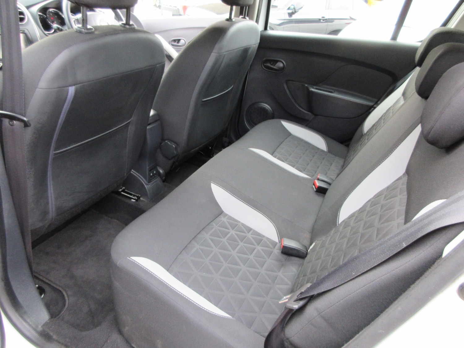 Used Dacia Sandero Stepway 2014 for sale - 77517550: Photo 14