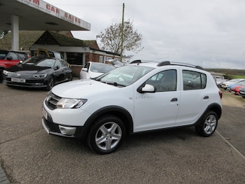 Used Dacia Sandero Stepway 2014 for sale - 77517550: Photo