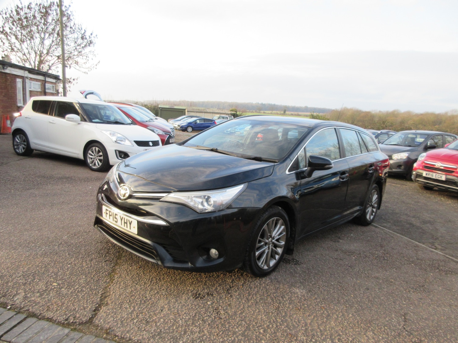 Used Toyota Avensis 2015 for sale - 77270801: Photo 3