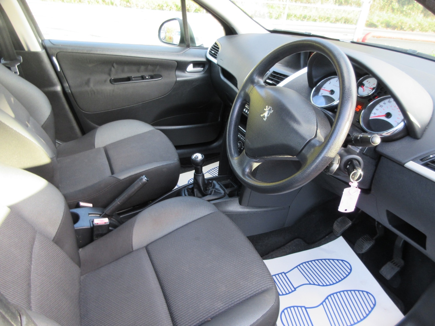 Used Peugeot 207 2010 for sale - 75933180: Photo 10