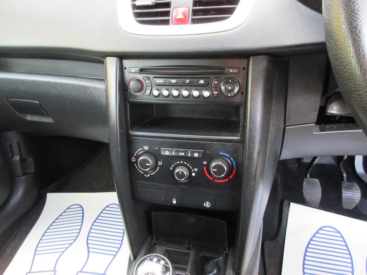 Used Peugeot 207 2010 for sale - 75933180: Photo 18