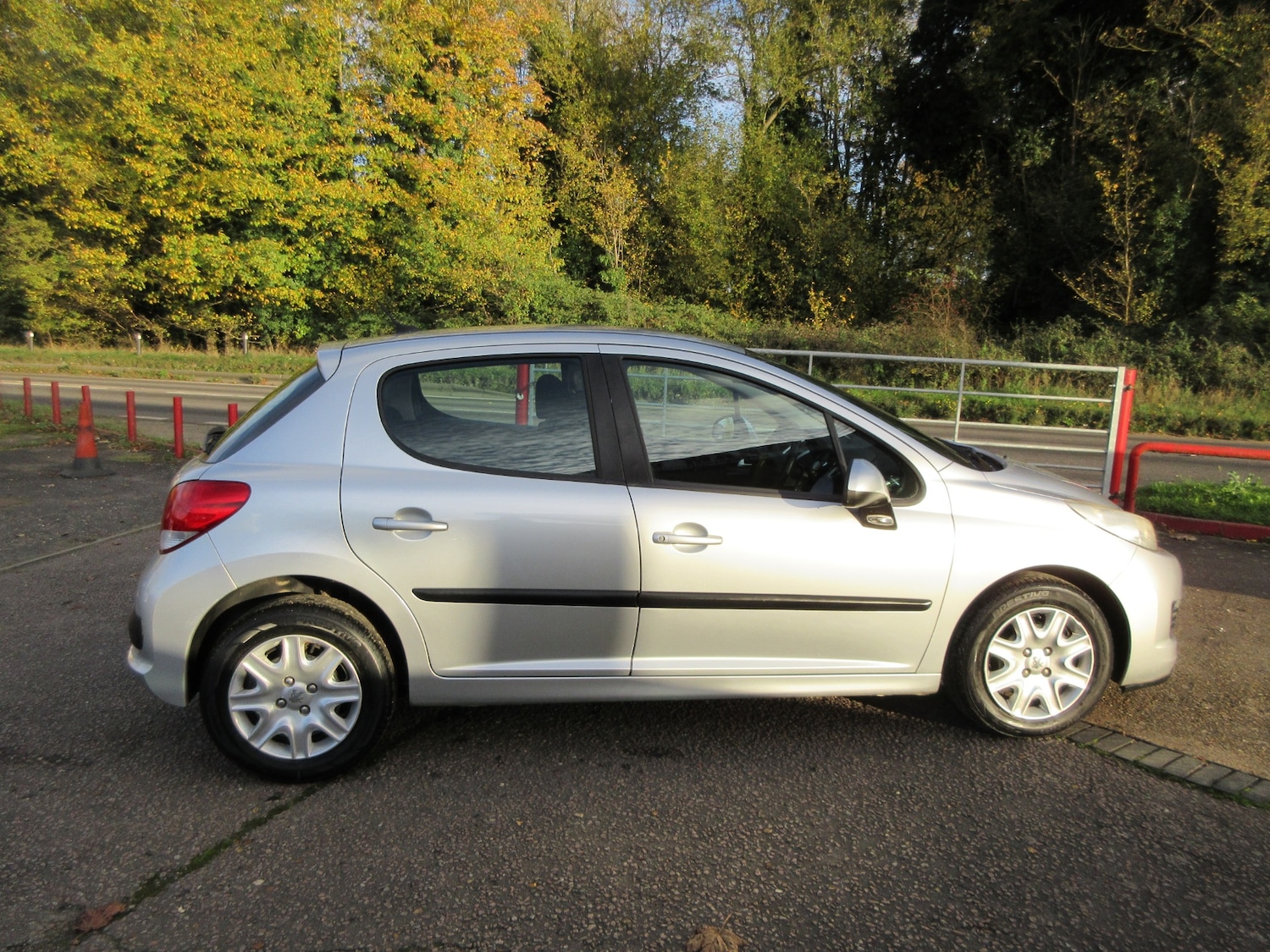 Used Peugeot 207 2010 for sale - 75933180: Photo 9