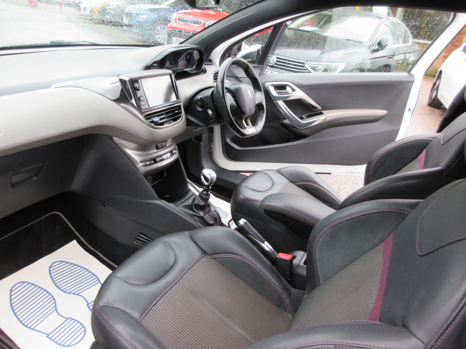 Used Peugeot 208 2014 for sale - 77417941: Photo 12