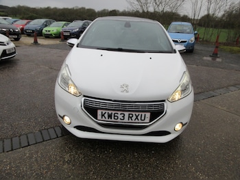 Used Peugeot 208 2014 for sale - 77417941: Photo