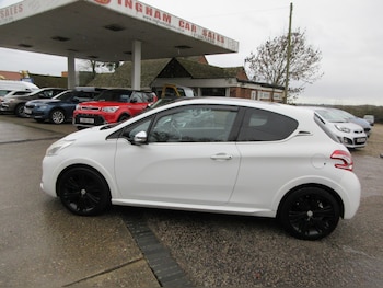 Used Peugeot 208 2014 for sale - 77417941: Photo