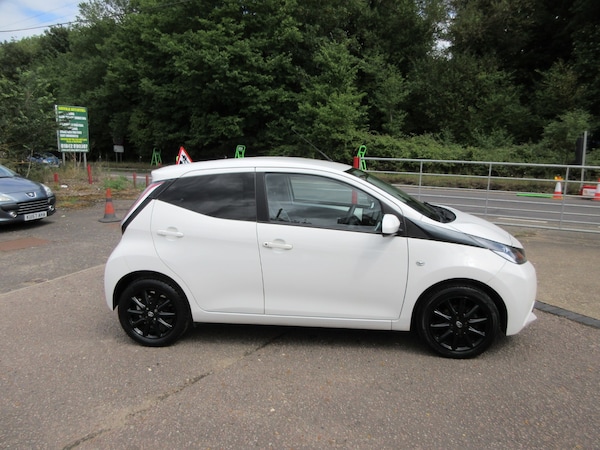 Used Toyota AYGO 2017 for sale - 75084084: Photo 9