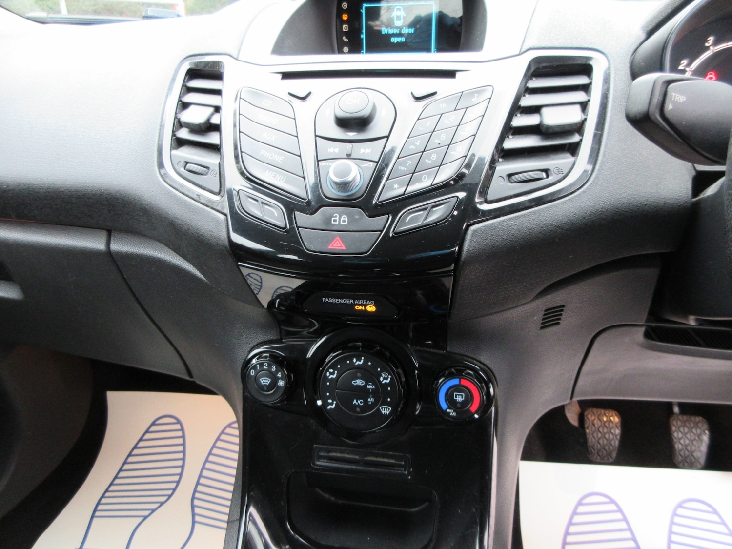 Used Ford Fiesta 2015 for sale - 77392364: Photo 20