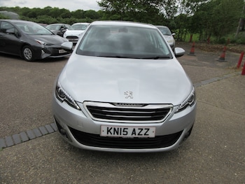 Used Peugeot 308 2015 for sale - 78353239: Photo