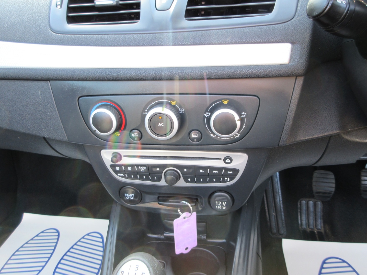 Used Renault Megane 2011 for sale - 76045876: Photo 22