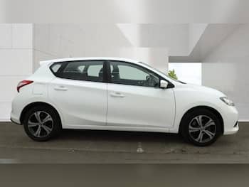 Used Nissan Pulsar 2017 for sale - 79675500: Photo