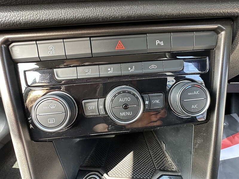 Used Volkswagen T-Roc 2019 for sale - 77720624: Photo 17