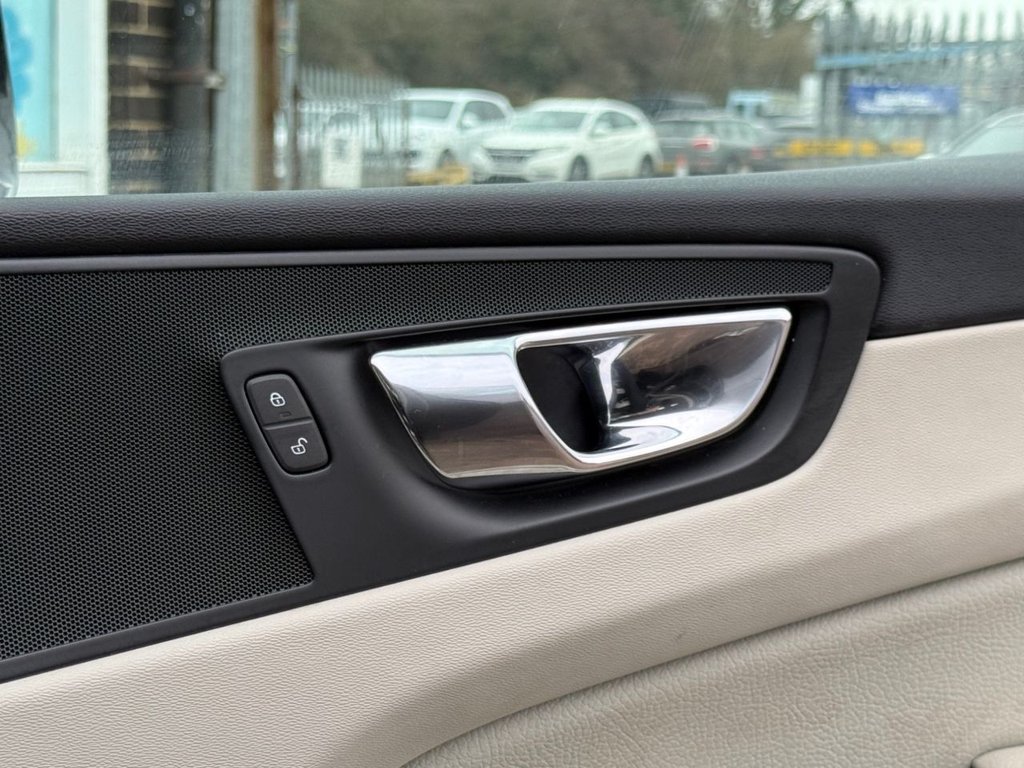 Used Volvo XC60 2018 for sale - 77327997: Photo 30