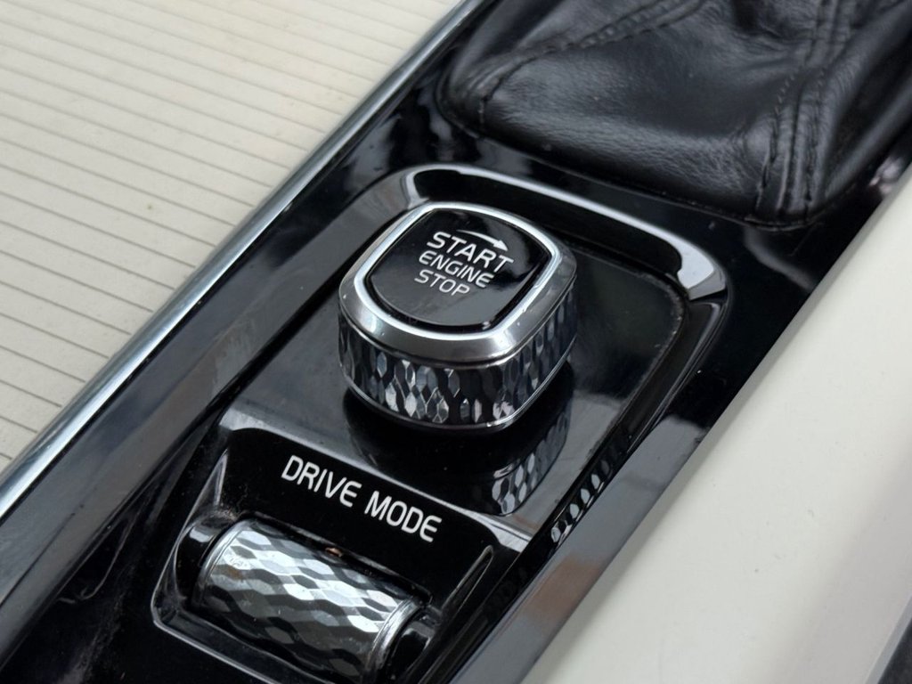 Used Volvo XC60 2018 for sale - 77327997: Photo 34