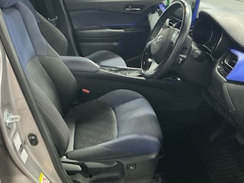 Used Toyota C-HR 2017 for sale - 78487220: Photo
