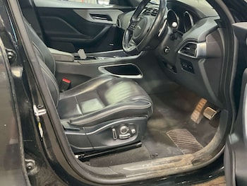 Used Jaguar F-Pace 2018 for sale - 79489798: Photo