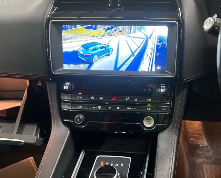 Used Jaguar F-Pace 2017 for sale - 77498372: Photo 2