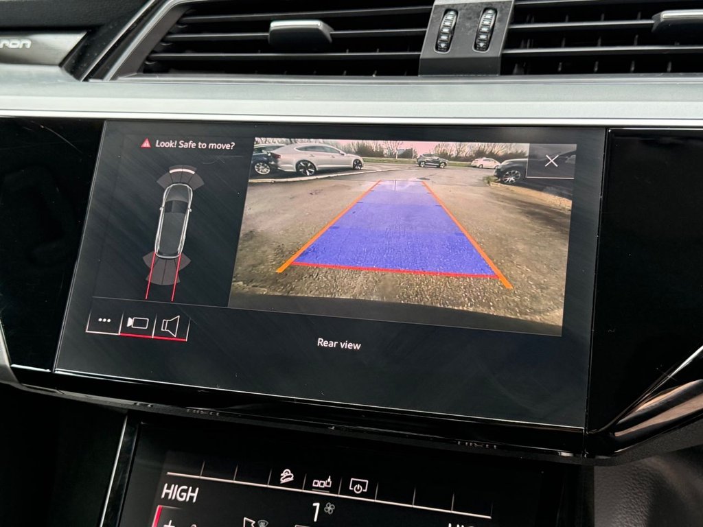 Used Audi e-tron 2020 for sale - 77384078: Photo 32