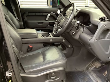 Used Land Rover Defender 2022 for sale - 78737831: Photo