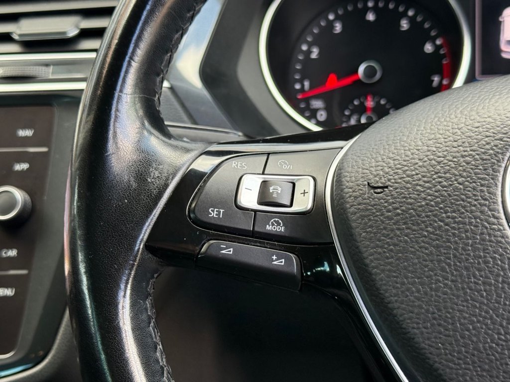 Used Volkswagen Tiguan 2018 for sale - 75765225: Photo 32