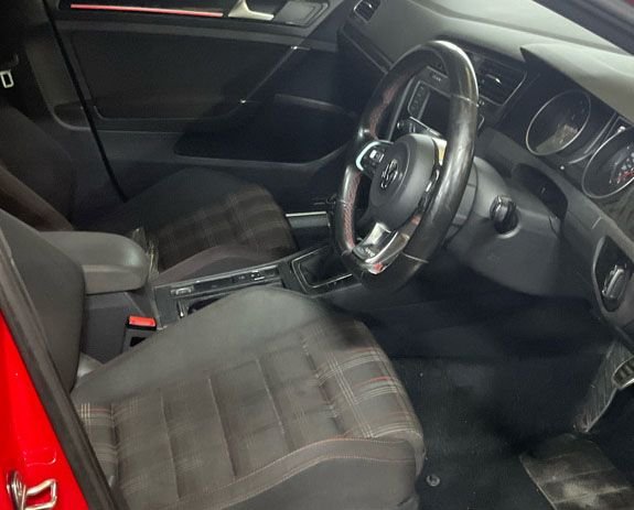 Used Volkswagen Golf 2017 for sale - 76950127: Photo 3