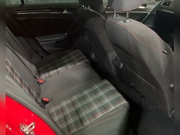 Used Volkswagen Golf 2017 for sale - 76950127: Photo