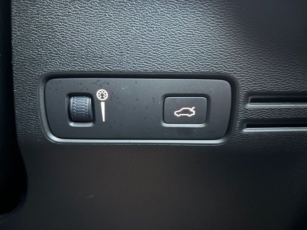 Used Volvo XC40 2019 for sale - 76546479: Photo 36