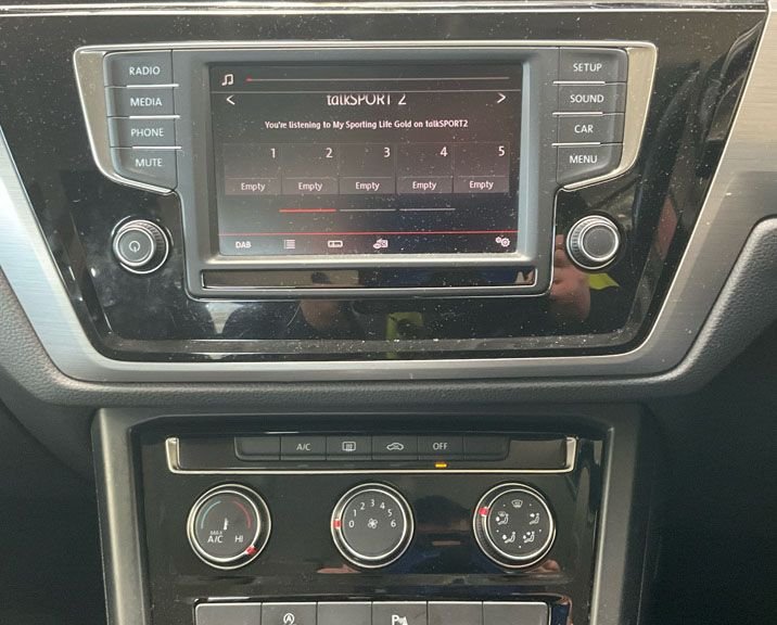 Used Volkswagen Touran 2016 for sale - 76417826: Photo 2