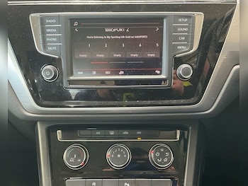 Used Volkswagen Touran 2016 for sale - 76417826: Photo