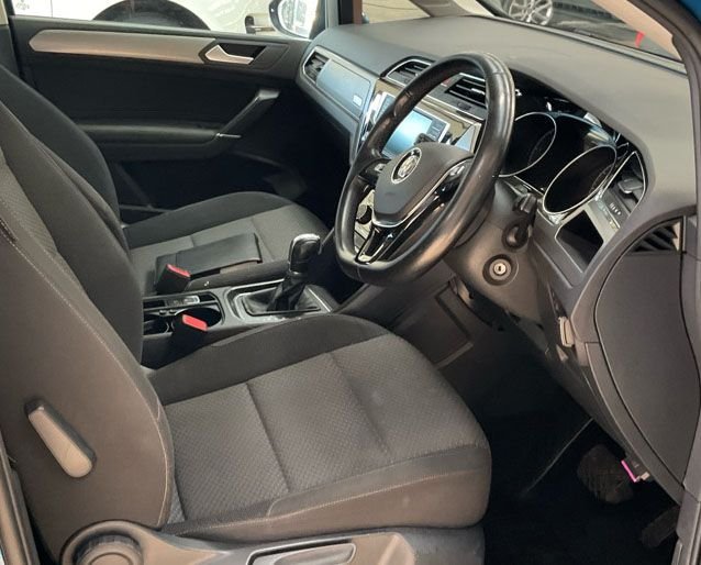 Used Volkswagen Touran 2016 for sale - 76417826: Photo 3