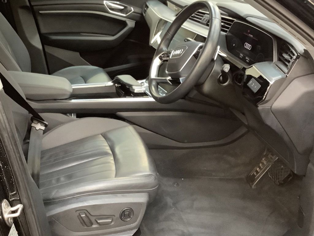 Used Audi e-tron 2022 for sale - 76973289: Photo 3