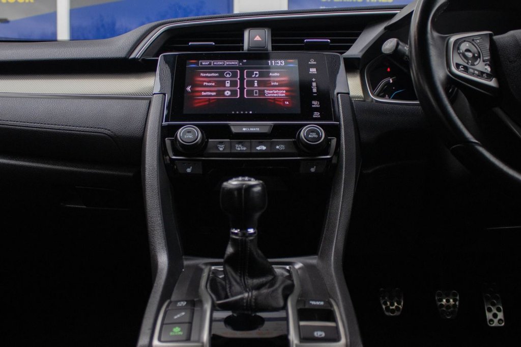 Used Honda Civic 2018 for sale - 77820608: Photo 32