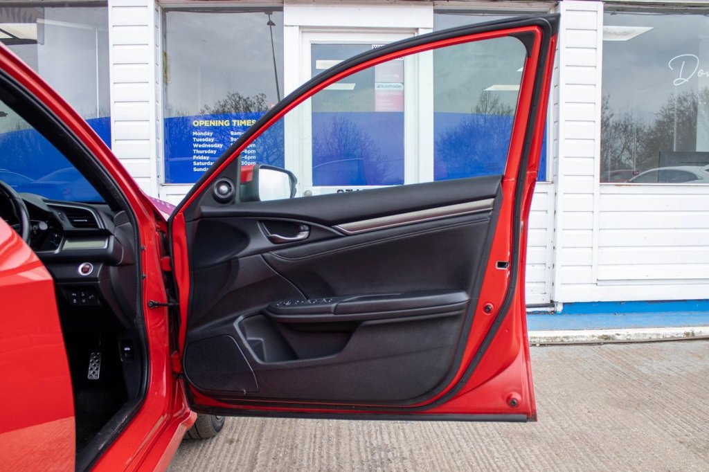 Used Honda Civic 2018 for sale - 77820608: Photo 41