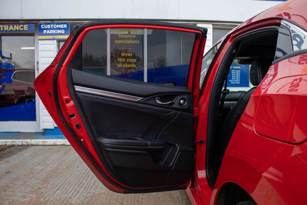 Used Honda Civic 2018 for sale - 77820608: Photo 44