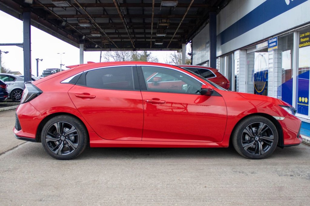 Used Honda Civic 2018 for sale - 77820608: Photo 8