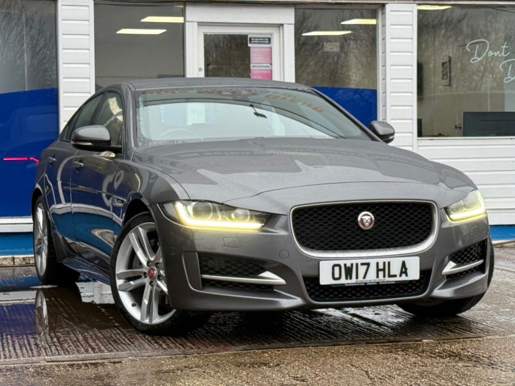 Used Jaguar XE 2017 for sale - 77936259: Photo 4