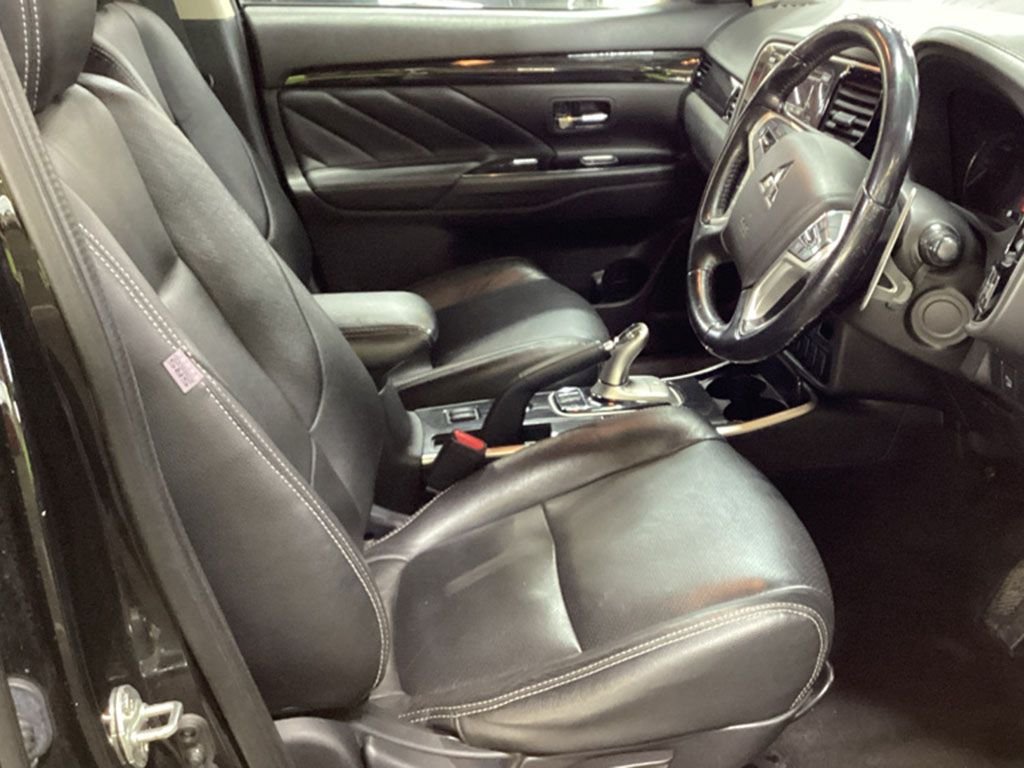 Used Mitsubishi Outlander 2016 for sale - 77328135: Photo 3