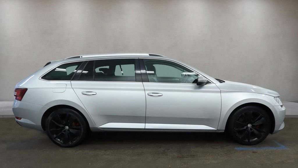 Used Skoda Superb 2018 for sale - 77835735: Photo 12