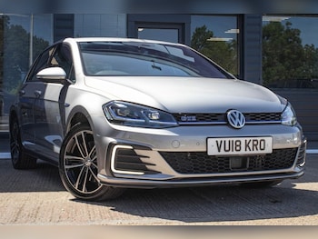 Used Volkswagen Golf 2018 for sale - 78737782: Photo