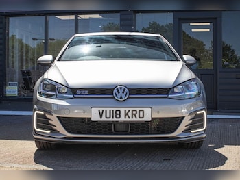 Used Volkswagen Golf 2018 for sale - 78737782: Photo