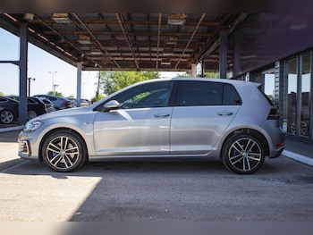 Used Volkswagen Golf 2018 for sale - 78737782: Photo