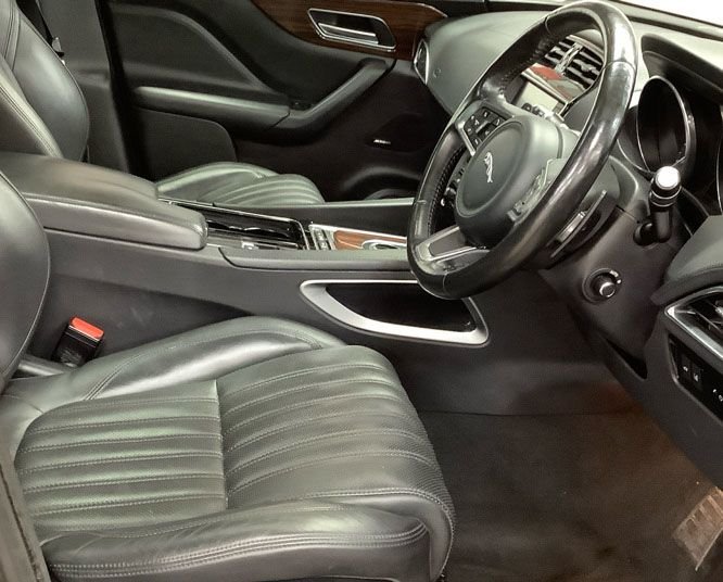 Used Jaguar F-Pace 2018 for sale - 76396306: Photo 3