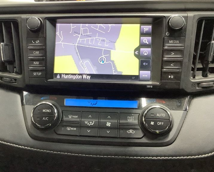 Used Toyota RAV4 2017 for sale - 76496293: Photo 2