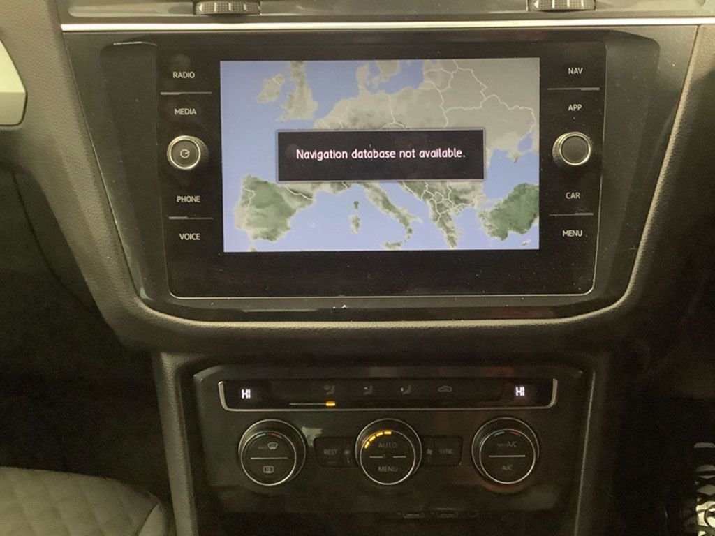 Used Volkswagen Tiguan 2018 for sale - 77805904: Photo 2