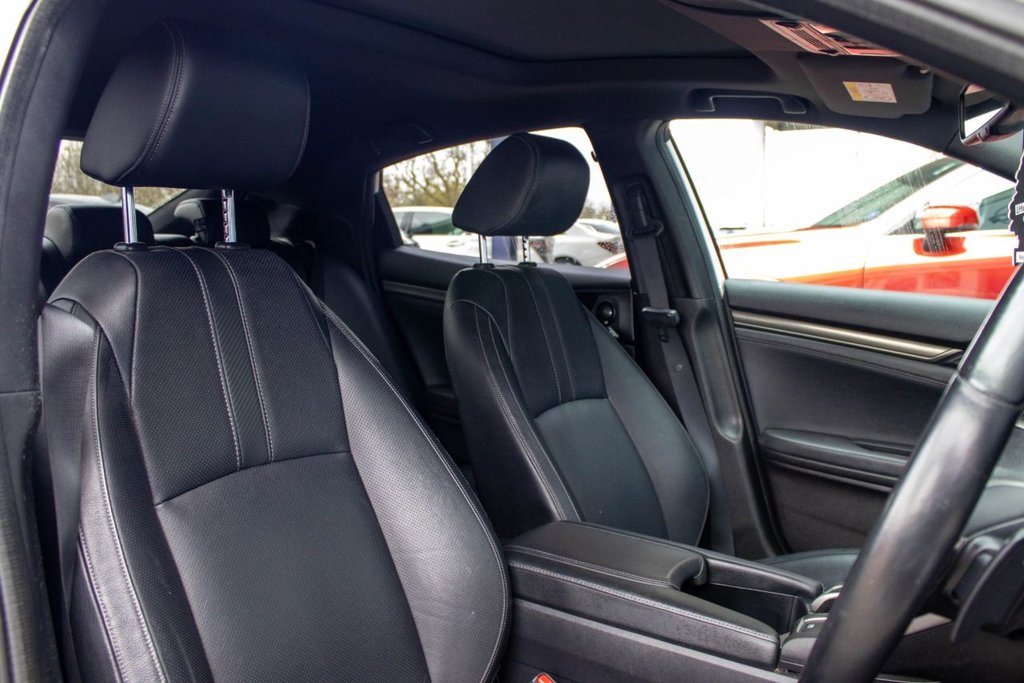 Used Honda Civic 2017 for sale - 77655216: Photo 20