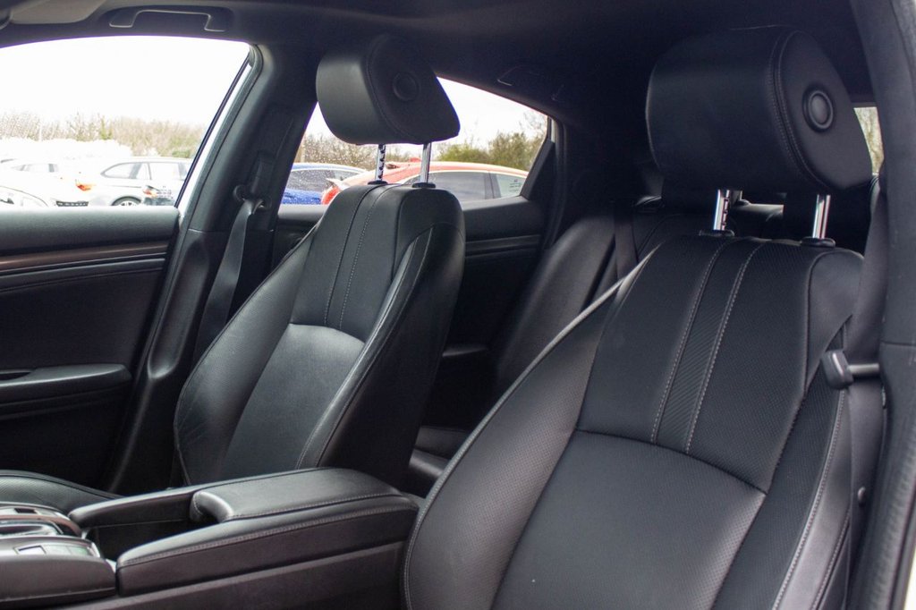 Used Honda Civic 2017 for sale - 77655216: Photo 24