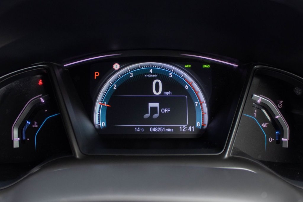 Used Honda Civic 2017 for sale - 77655216: Photo 29