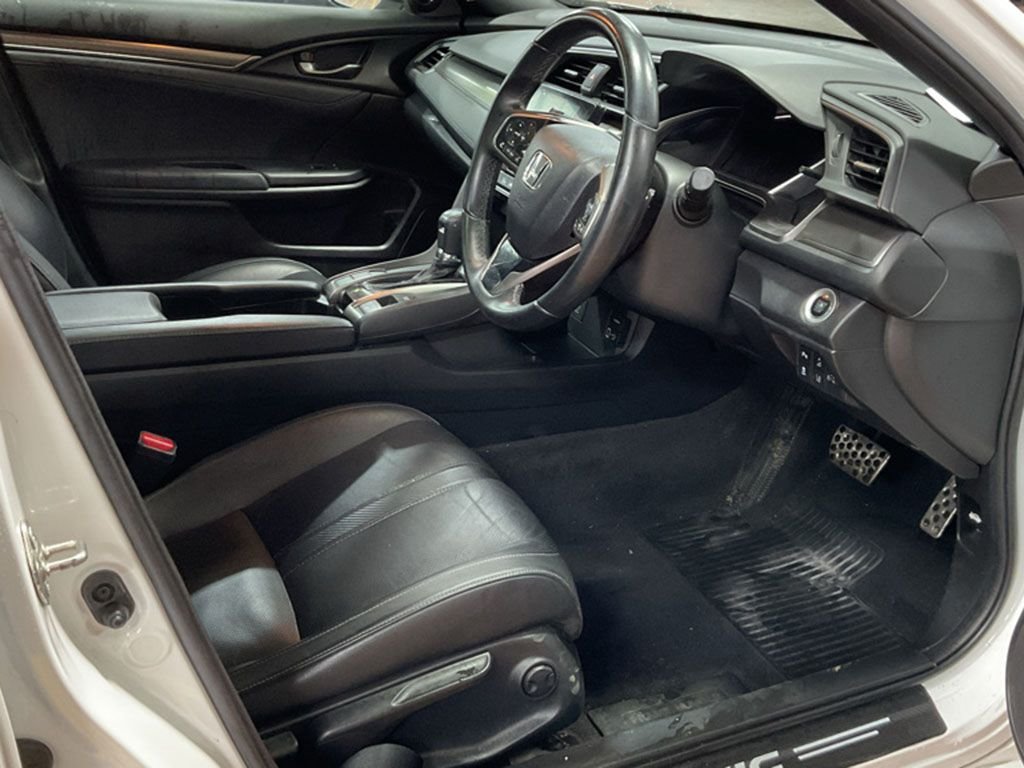 Used Honda Civic 2017 for sale - 77655216: Photo 3